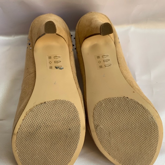 Call it Spring Heels - Picture 6 of 7